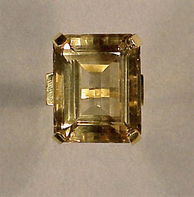 Lot 158 - Gold and Smoky Quartz Ring 14 kt. yellow gold,...
