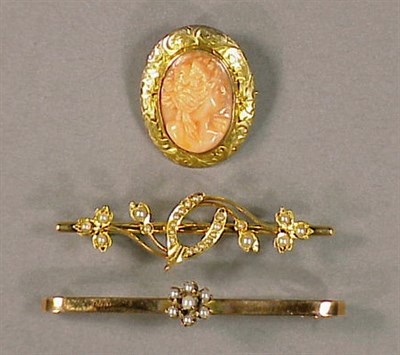Lot 80 - Three Assortd Gold Pins Yellow gold,...