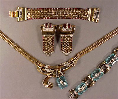 Lot 245 - Group of Retro Jewelry Comprising a gooseneck...