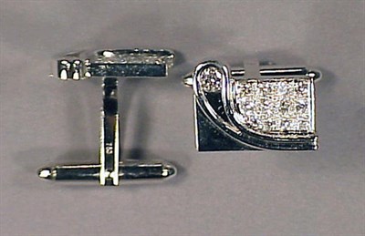Lot 357 - Diamond Golf Club Cufflinks 18 kt. white gold,...