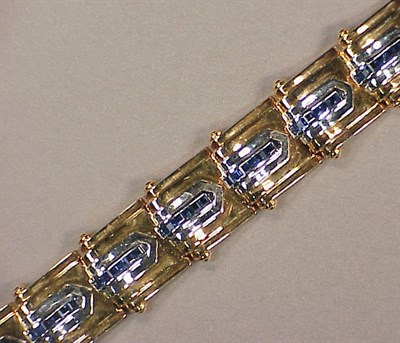 Lot 401 - Retro Style Gold Bracelet 14 kt. red and white...