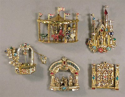 Lot 362 - Har Snake Suite Comprising a necklace,...