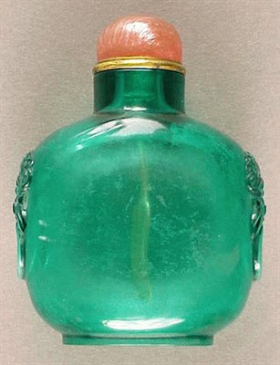 Lot 251 - Emerald Green Glass Snuff Bottle 19th Century...