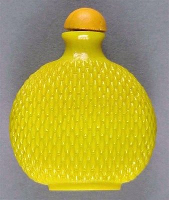 Lot 278 - Yellow Glass Basketweave Snuff Bottle Coral...