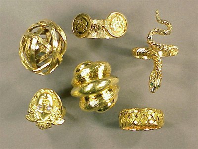 Lot 459 - Six Assorted Gold Rings 14 and 18 kt. yellow...