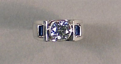 Lot 543 - Gentleman's Gold and Diamond Ring 14 kt. white...