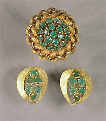 Lot 130 - Emerald Ring and Earring Set 14 kt. yellow...