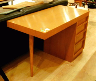Lot 173 - Blond Wood Desk T.H. Robsjohn-Gibbings for...