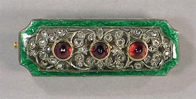 Lot 373 - Rose-Cut Diamond and Garnet Brooch 15 kt....