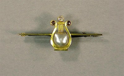 Lot 269 - Antique Gold Lyre Pin 18 kt. yellow gold, the...