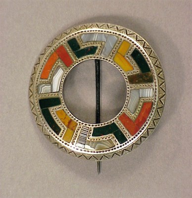 Lot 251 - Scottish Agate Circle Pin Silver, with...