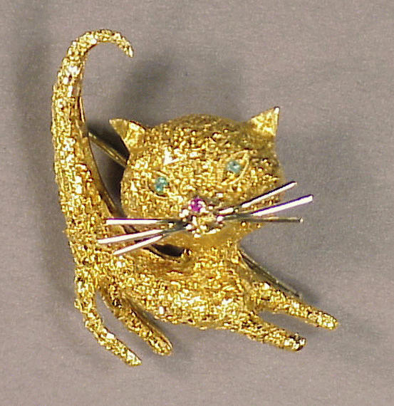 Lot 61 - Gold Cat Pin 18 kt. yellow gold, amusingly...