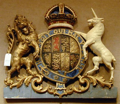 Lot 429 - Carved Wood Heraldic Crest