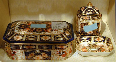 Lot 532 - Group of English Porcelain Articles...