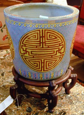 Lot 576 - Chinese Porcelain Fish Bowl on Stand