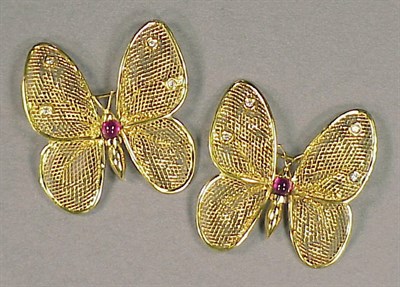 Lot 81 - Pair of Gold Butterfly Pins 18 kt. yellow gold,...