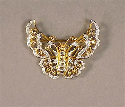Lot 236 - Gold and Diamond Butterfly Pin 18 kt. yellow...