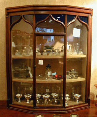 Lot 358 - Victorain Mahogany Hanging Vitrine