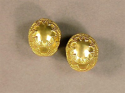 Lot 44 - Pair of Gold Earclips 18 kt. yellow gold,...