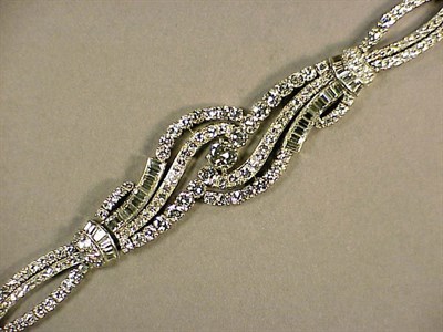 Lot 628 - Diamond Brooch/Bracelet Combination Platinum,...
