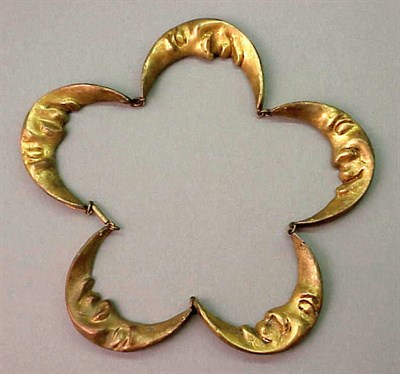 Lot 342 - Whimsical Necklace Five gilt links depicting...