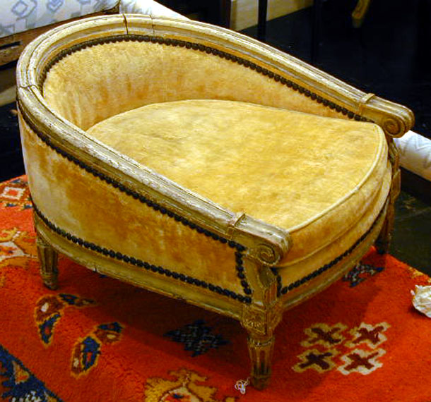 Lot 64 - Louis XVI Painted Beechwood Liege de Chien...