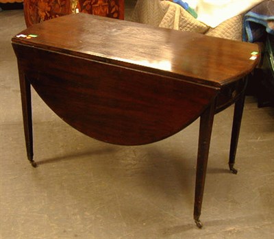 Lot 25 - George III Mahogany Drop-Leaf Table