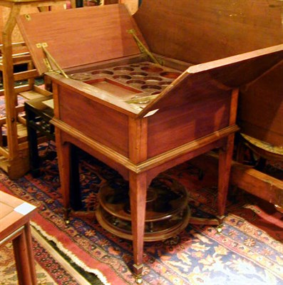 Lot 309 - Edwardian Mahogany Cellaret