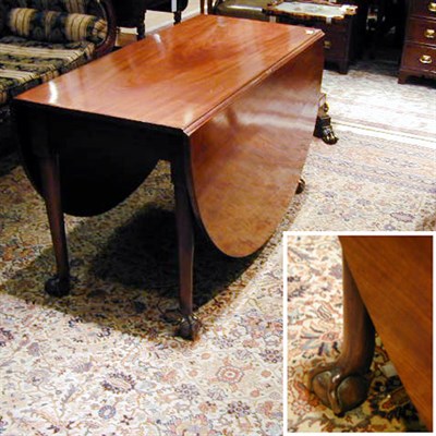 Lot 189 - George III Mahogany Drop-Leaf Table