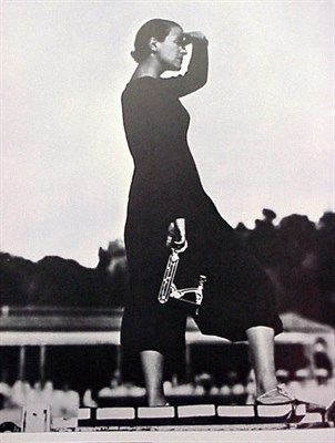 Lot 359 - VREELAND, DIANA Allure Plates, folio, dust...