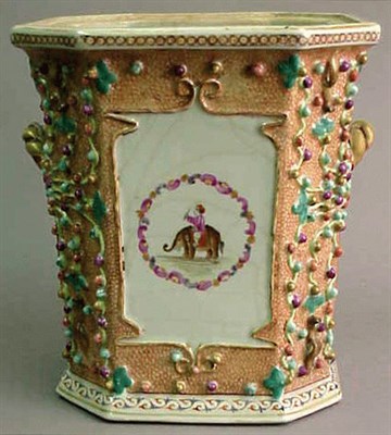 Lot 817 - Chinese Export Porcelain Mandarin Palette...