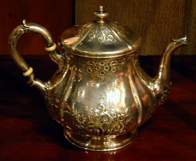 Lot 354 - Sterling Silver Tea Pot Approximately 25...