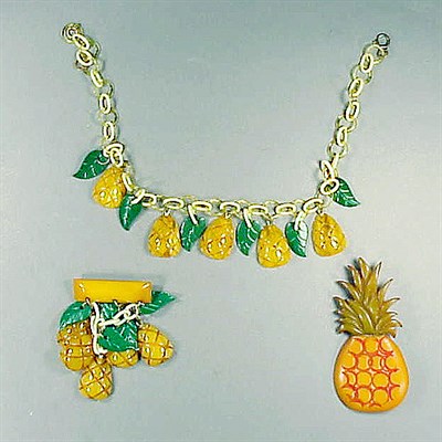 Lot 504 - Bakelite and Celluloid Brooch and Necklace...