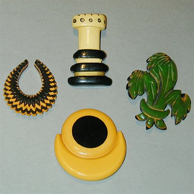 Lot 621 - Group of Four Bakelite Brooches Each of...