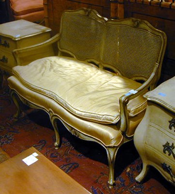 Lot 601 - Louis XV Style Painted Bench