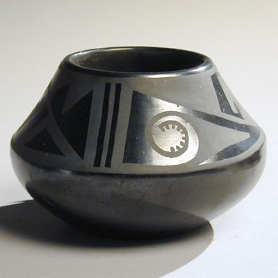 Lot 453 - Santa Clara Blackware Pot Yolanda Vilardi With...