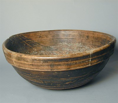 Lot 366 - Turned Wood Bowl 19th Century Diameter 17 inches.