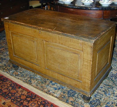Lot 358 - American Grain Painted Pine Blanket Chest Mid...
