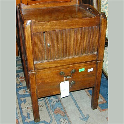 Lot 451 - Companion Pair of Georgian Style Mahogany Pot...