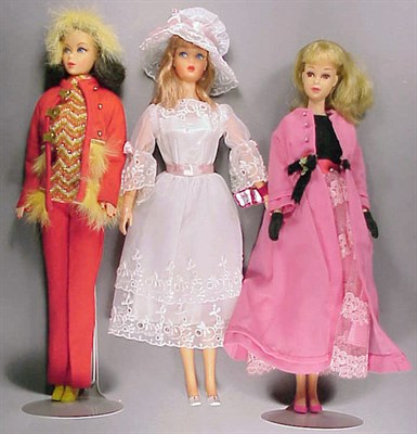 Lot 97 - Blonde Straight Leg Francie Painted eyes, in...