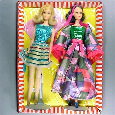 Lot 239 - Blonde Twist 'n' Turn Barbie In #1854 Twinkle...