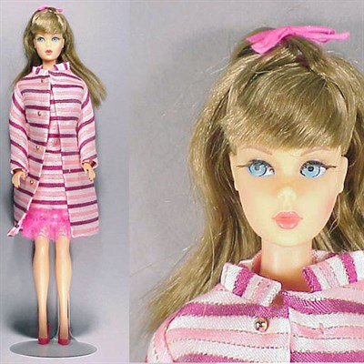 Lot 146 - Ash Blonde Twist 'n' Turn Barbie Original hair...