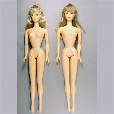 Lot 198 - Two Japanese Ash Blonde Twist 'n' Turn Barbies...