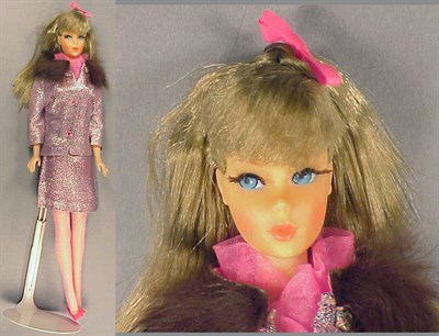 Lot 158 - Ash Blond Twist 'n' Turn Barbie High color, in...