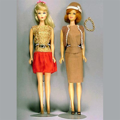 Lot 212 - Titian Steffie Original hair string, in #937...