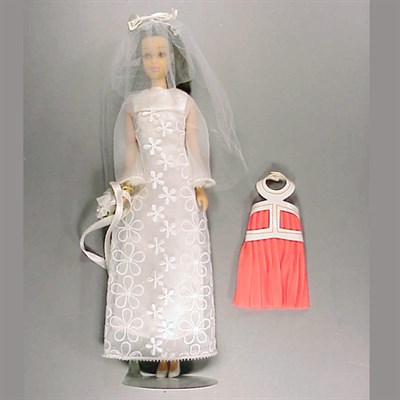 Lot 93 - Rare Brunette No Bangs Francie In very rare...