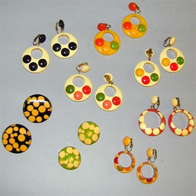 Lot 527 - Group of Eight Pairs of Bakelite Earrings Each...