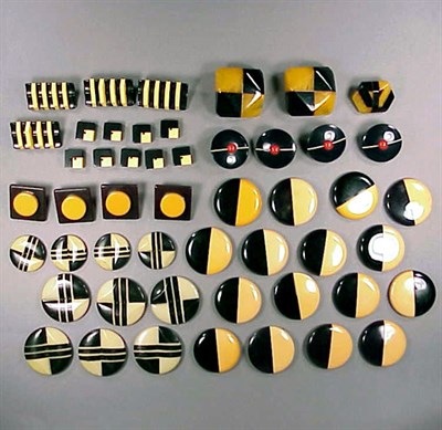 Lot 526 - Miscellaneous Group of Bakelite Buttons...