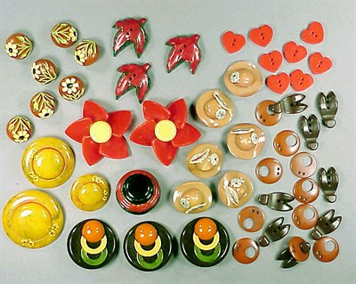Lot 596 - Miscellaneous Group of Bakelite Buttons...