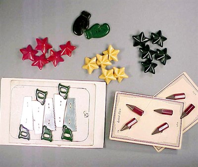 Lot 346 - Group of Bakelite Buttons Approximately thirty...
